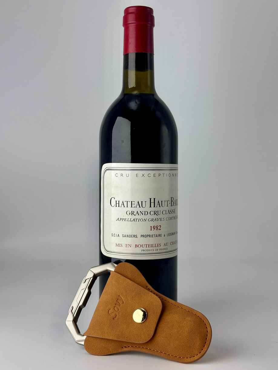 Sovy Limited Package Chateau Haut Bailly 1982 750ml x1 Professional ah-so x1 N.V.
